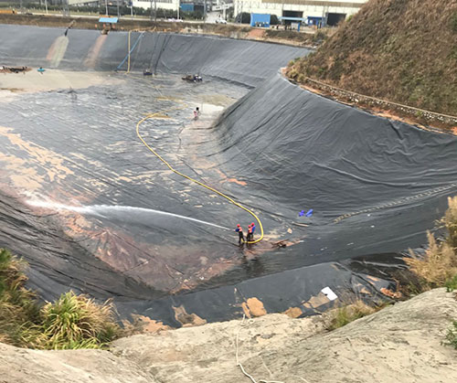 城关废水池清理